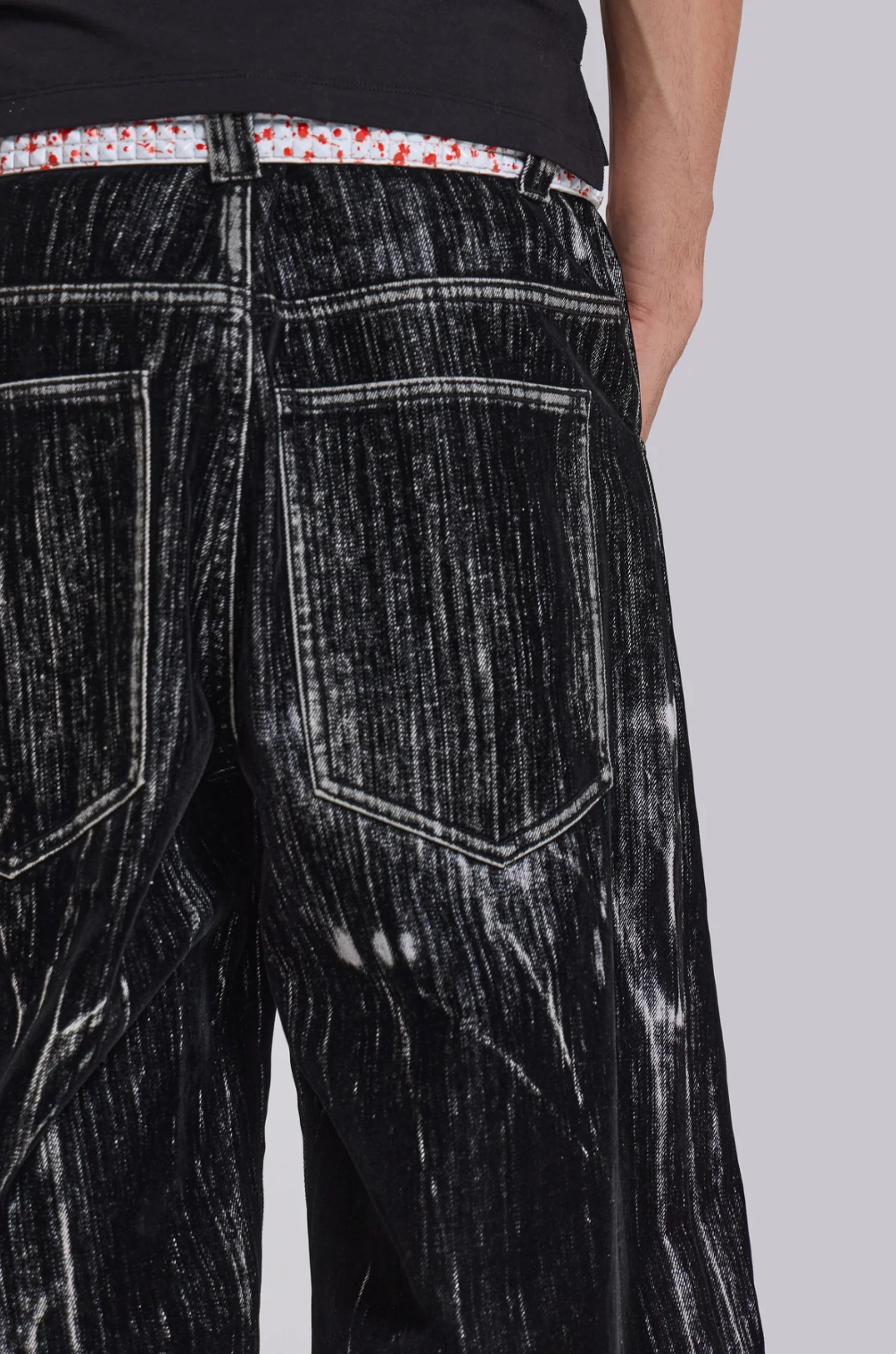 BLACK CRACKLE WIDE-LEG DENIM